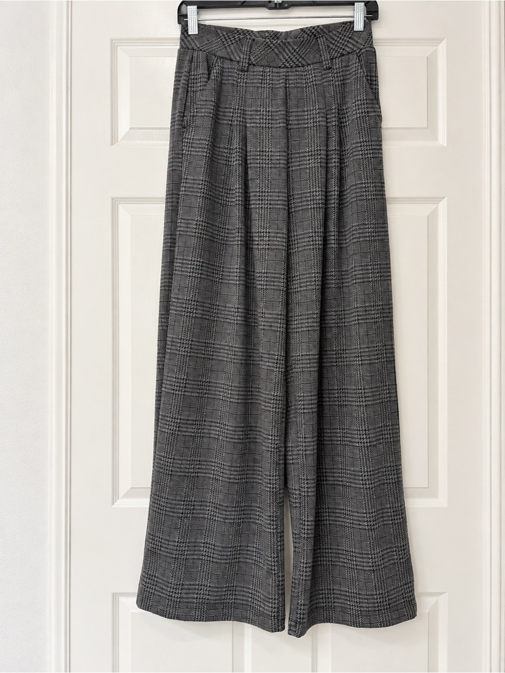 Halara • Houndstooth Plaid High Waisted Wide Leg Pants Small - Picture 2 of 5